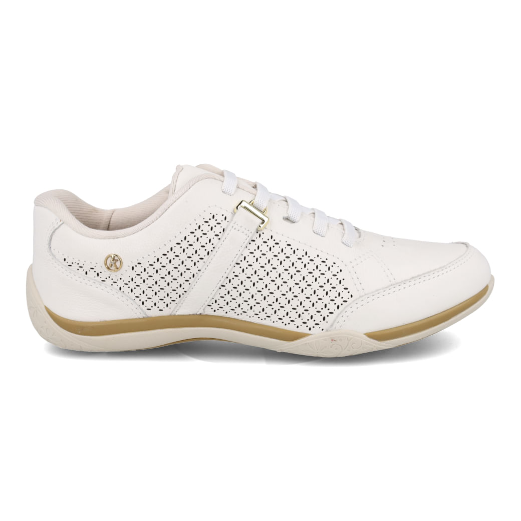 Tênis casual feminino Kolosh off white com detalhes em relevo e fechamento por cadarço
